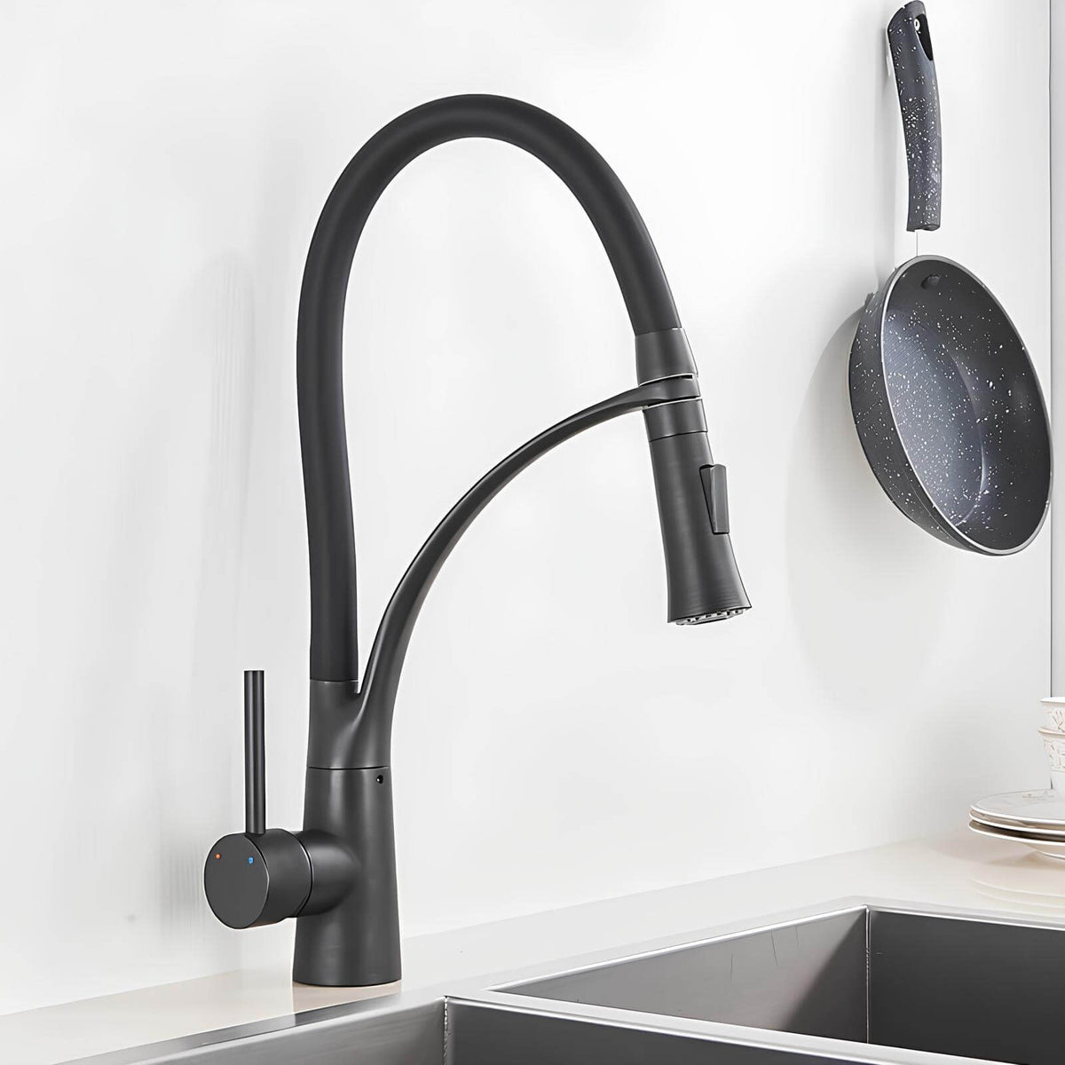 Robinet cuisine en laiton - mitigeur avec douchette extractible et bec orientable - Gris brossé