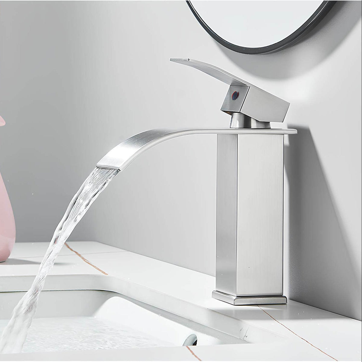 Robinet cascade lavabo - Style classique - Noir