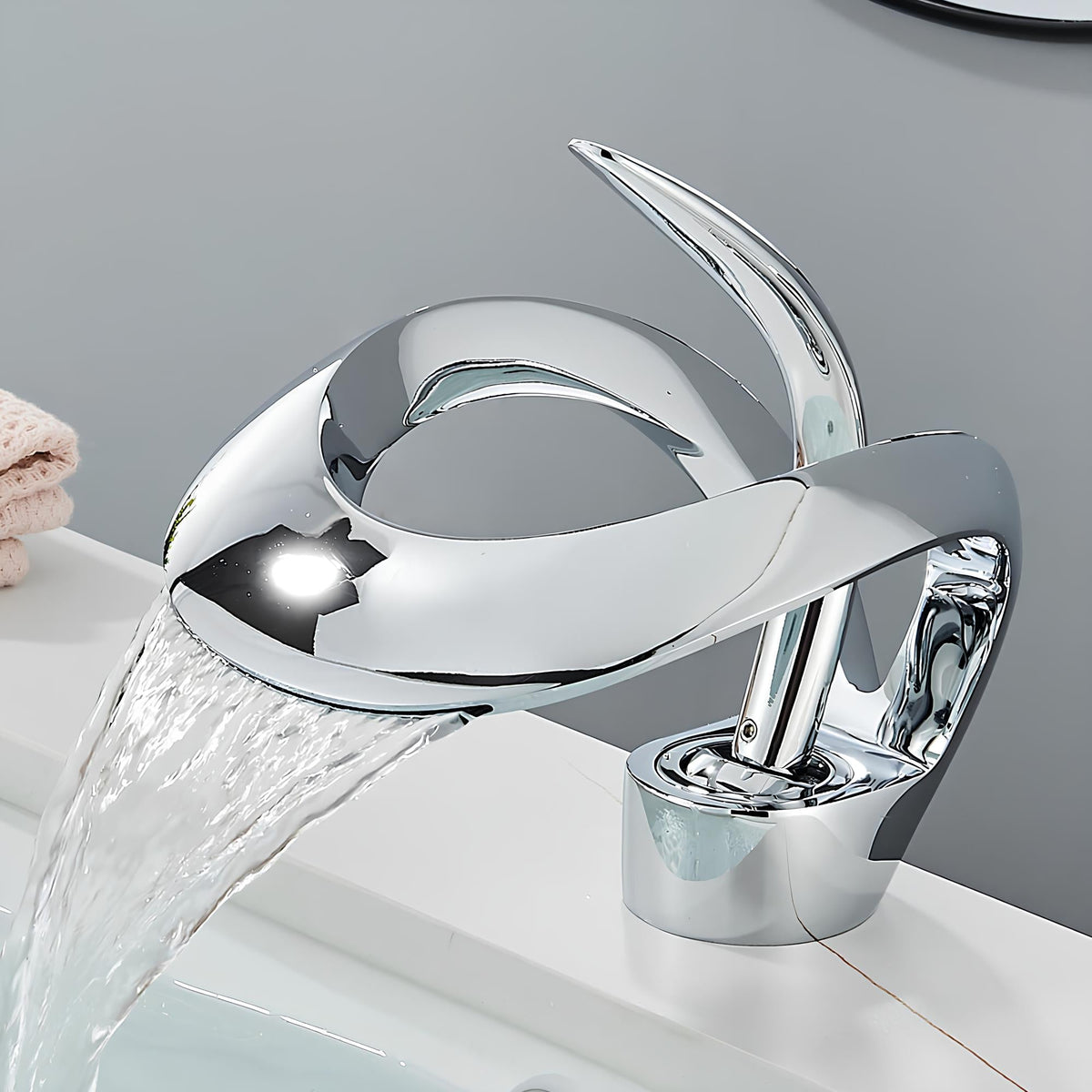 Robinet cascade pour lavabo - Or mat