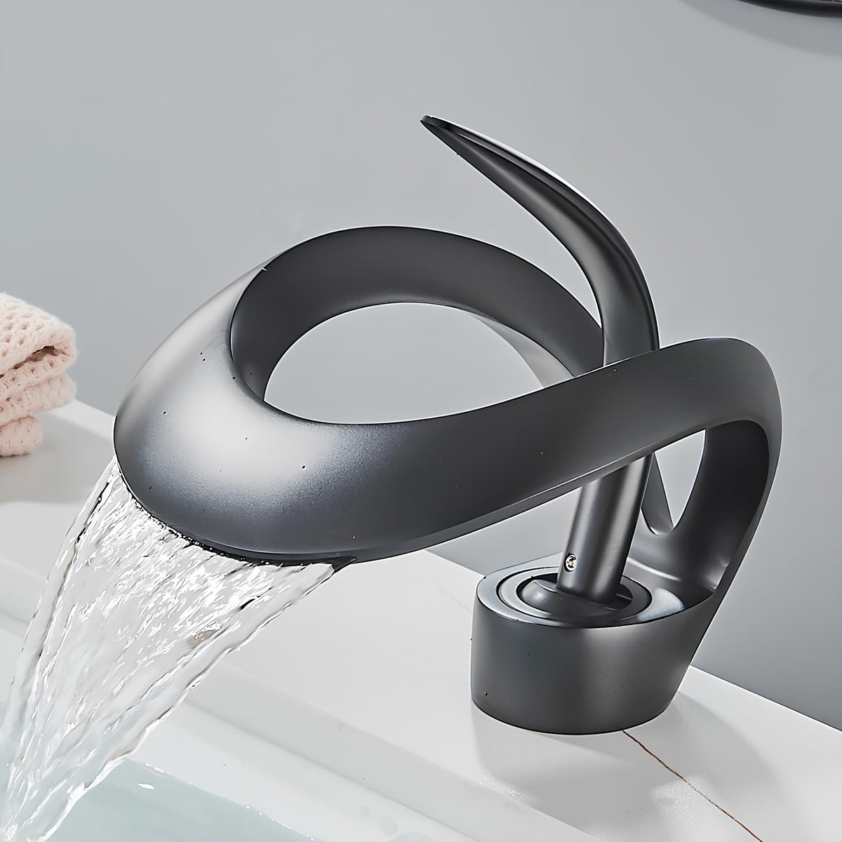 Robinet cascade pour lavabo - Noir