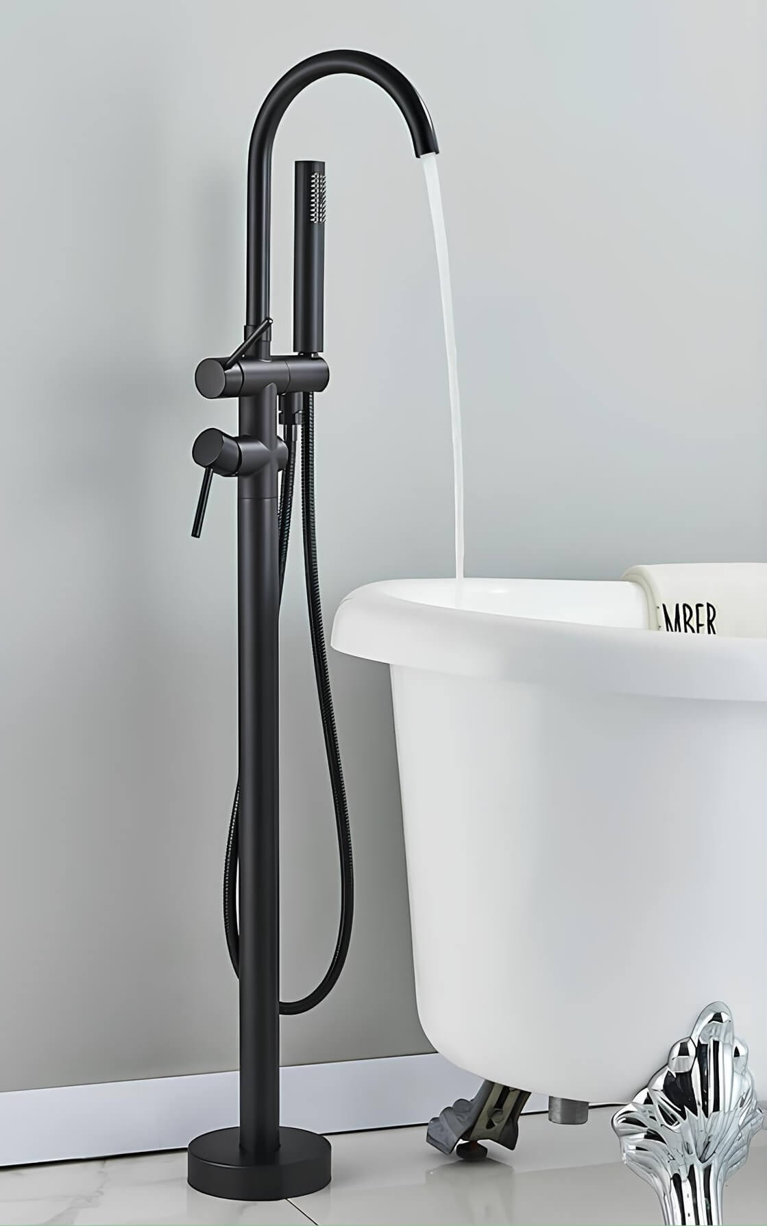 Robinet de baignoire sur pied - Or brossé