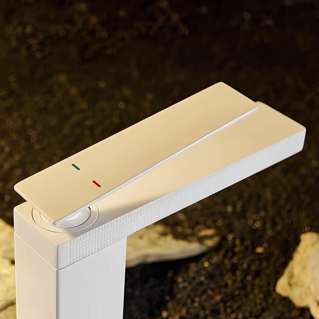 Robinet de lavabo en laiton - mitigeur compact au design épuré - Or