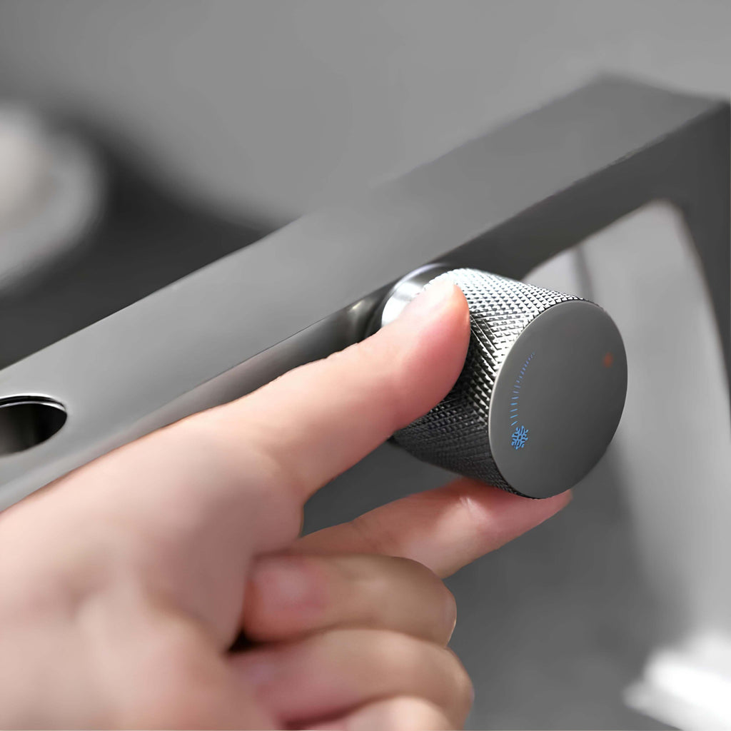 Robinet en laiton brossé - mitigeur design innovant - Or brossé