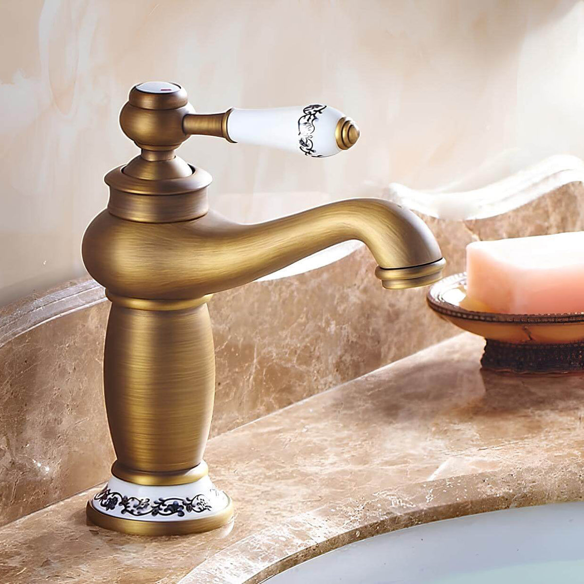 Robinet lavabo en laiton finition antique - Or