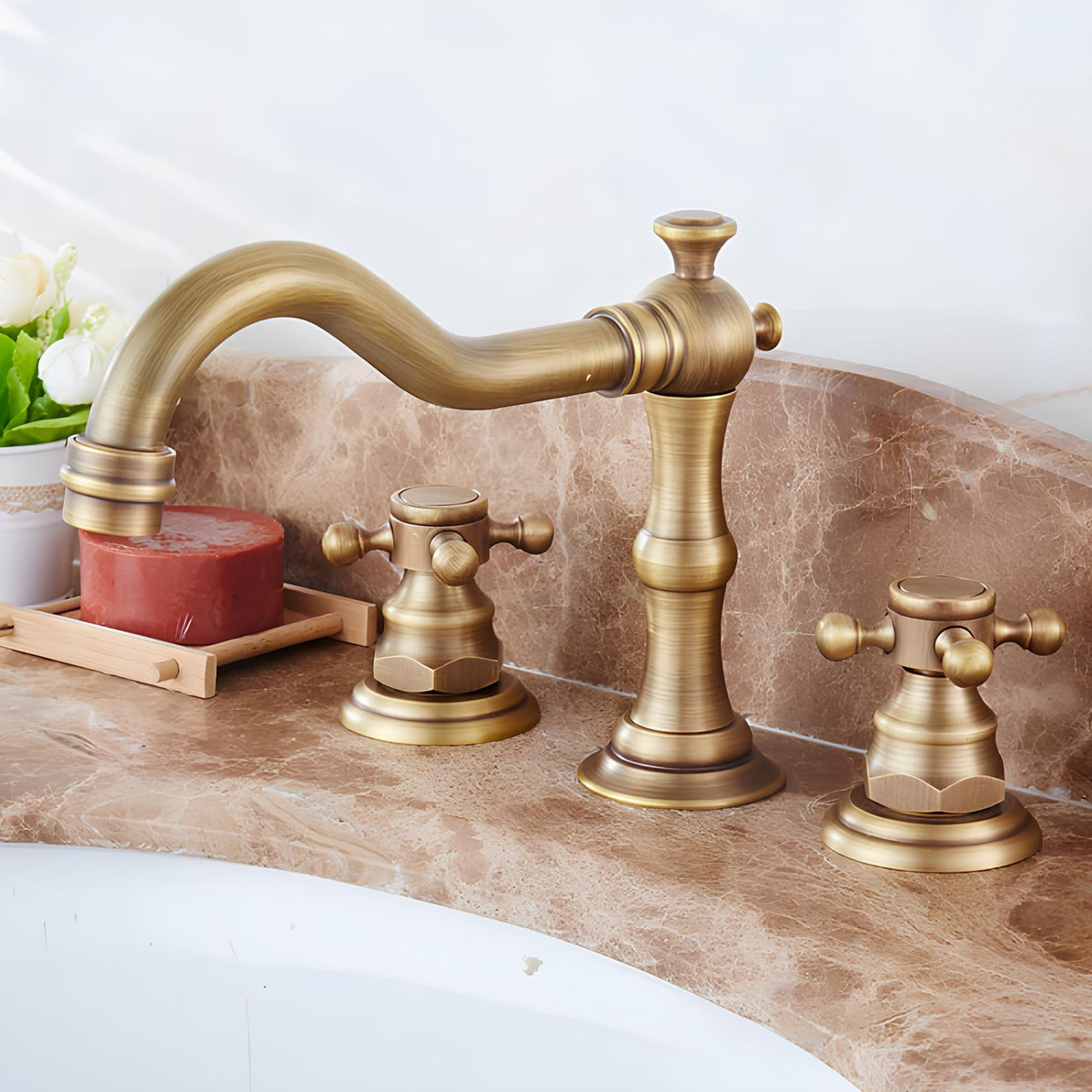 Robinet lavabo 3 trous style ancien - Or Antique