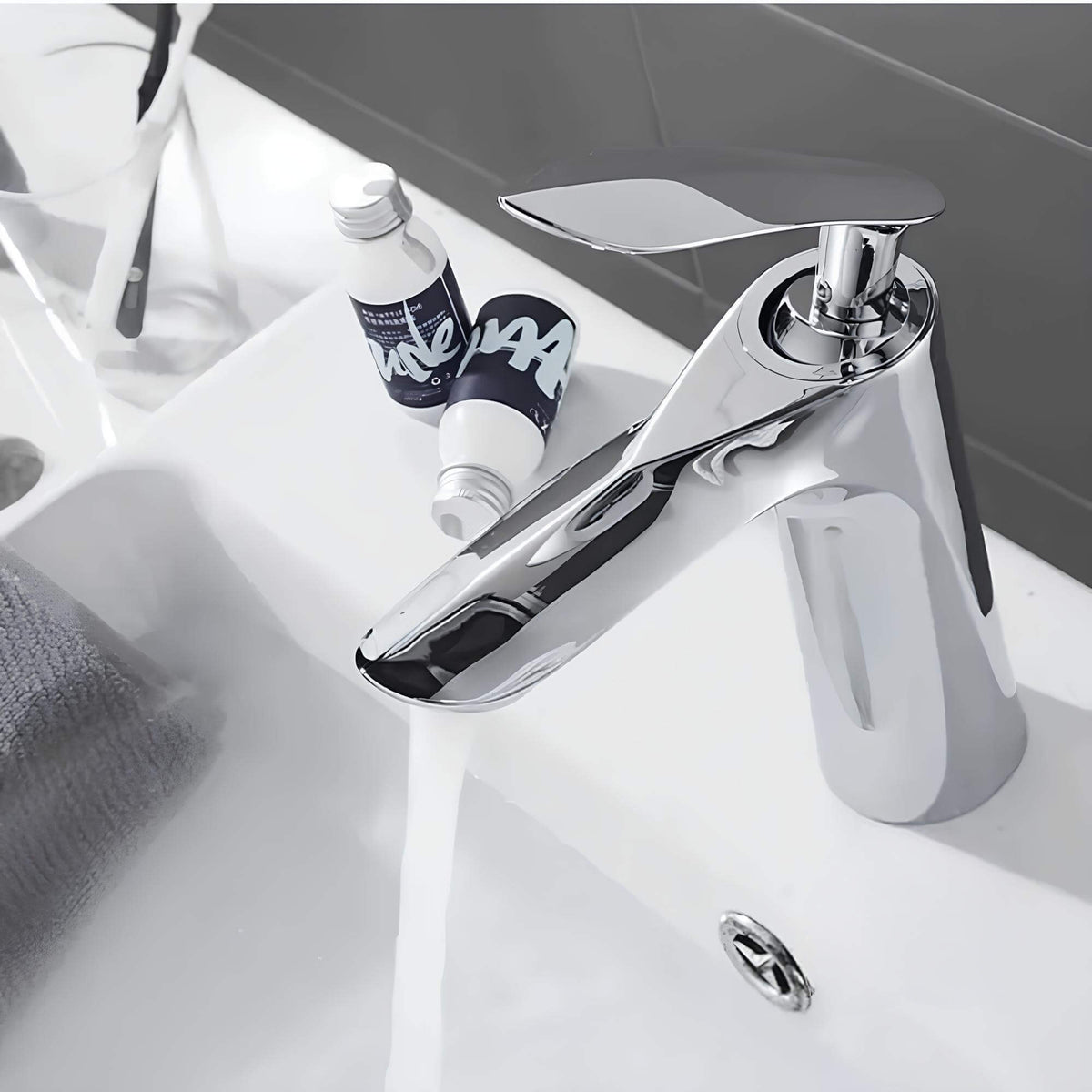 Robinet lavabo cascade - mitigeur au design raffiné - Or