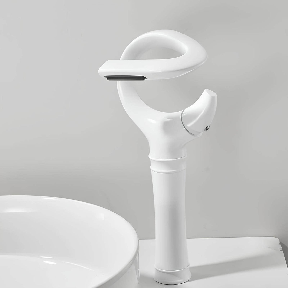 Robinet lavabo cascade - version vasque - Gris brossé