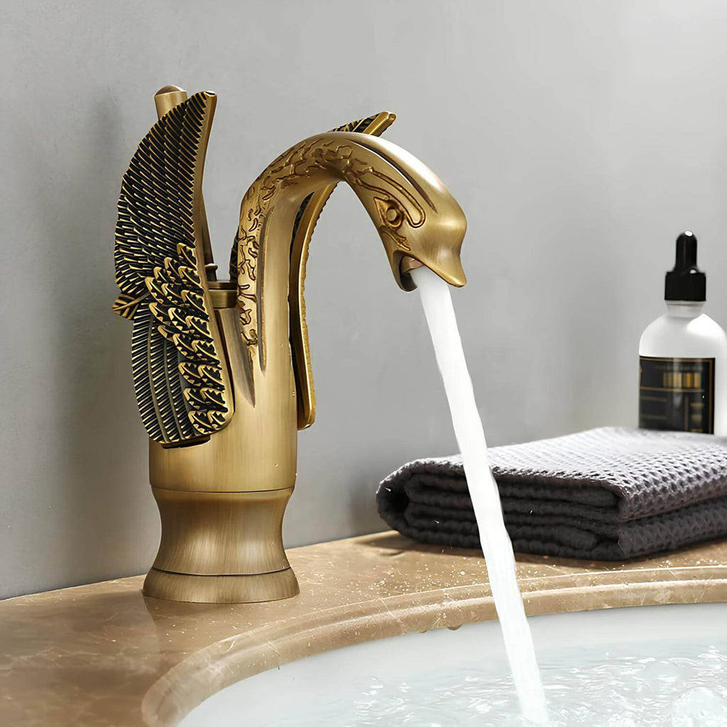 Robinet lavabo en forme de cygne - Or