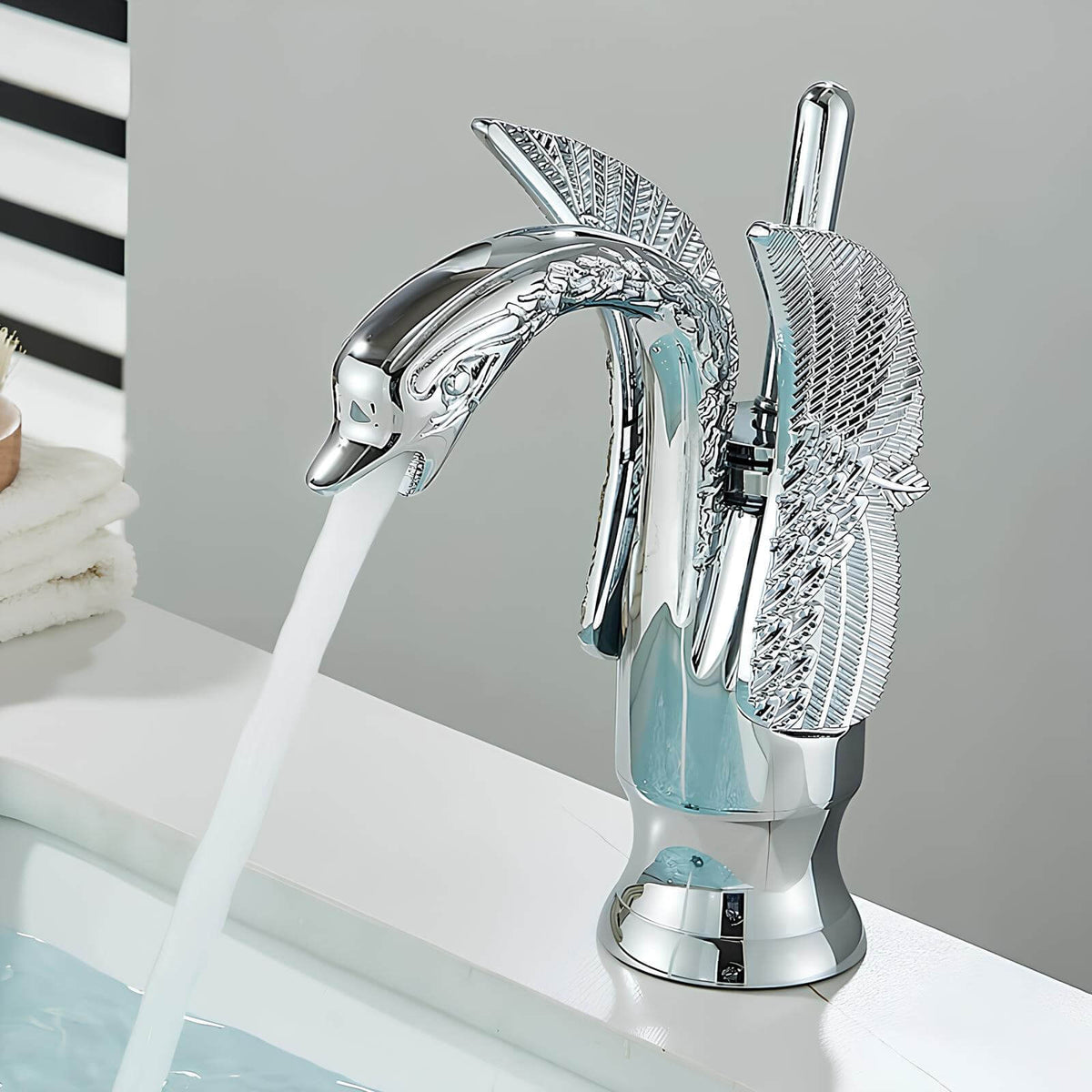 Robinet lavabo en forme de cygne - Or brossé