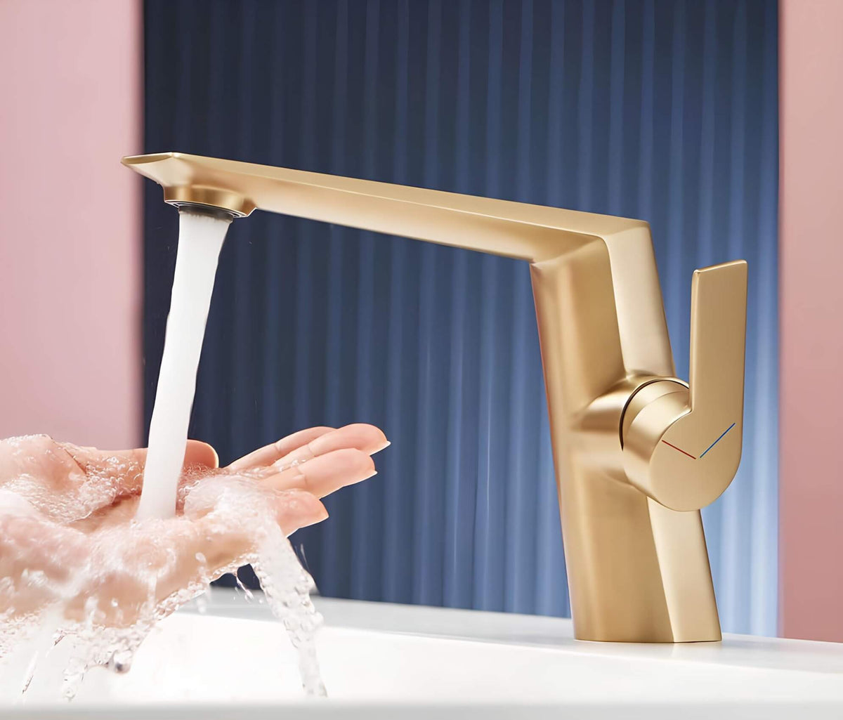 Robinet de lavabo élégant - Design moderne - Or