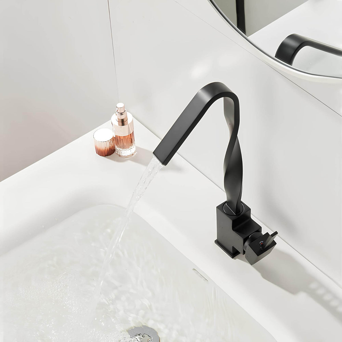 Robinet lavabo mitigeur en laiton - bec rotatif 360°, design contemporain - Or
