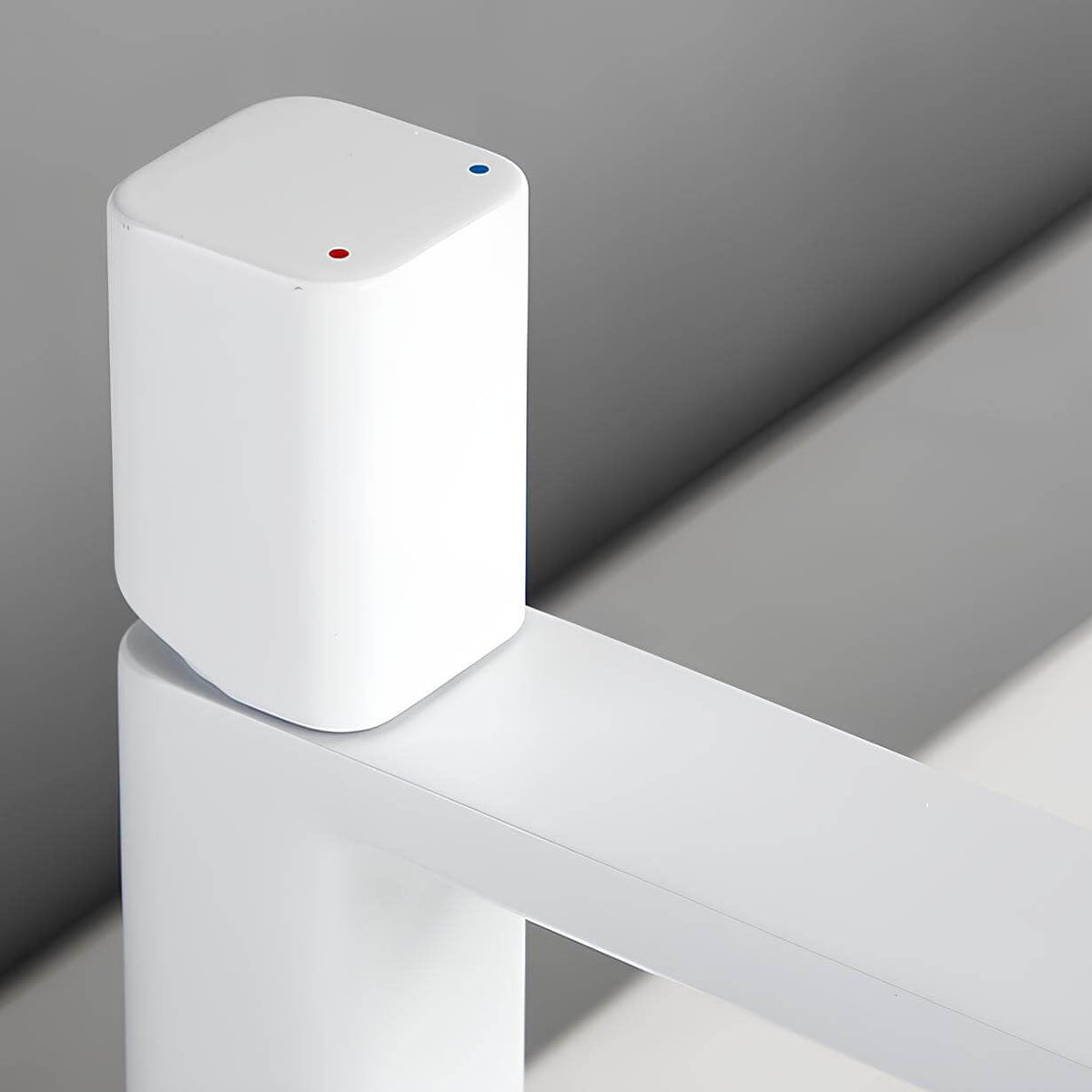 Robinet lavabo mitigeur en laiton - design moderne - Or brossé