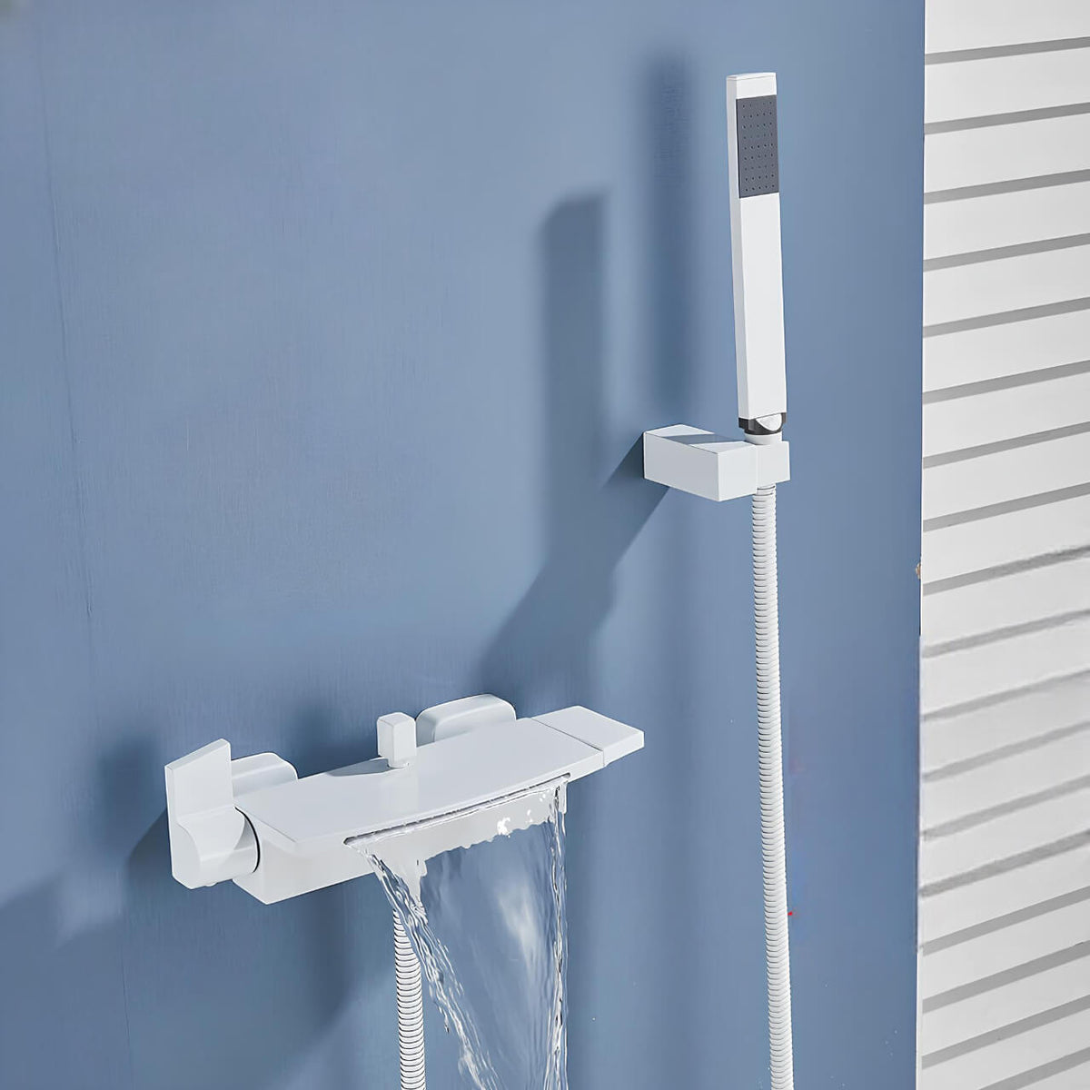 Robinet mitigeur baignoire mural - Cascade & douchette - Blanc