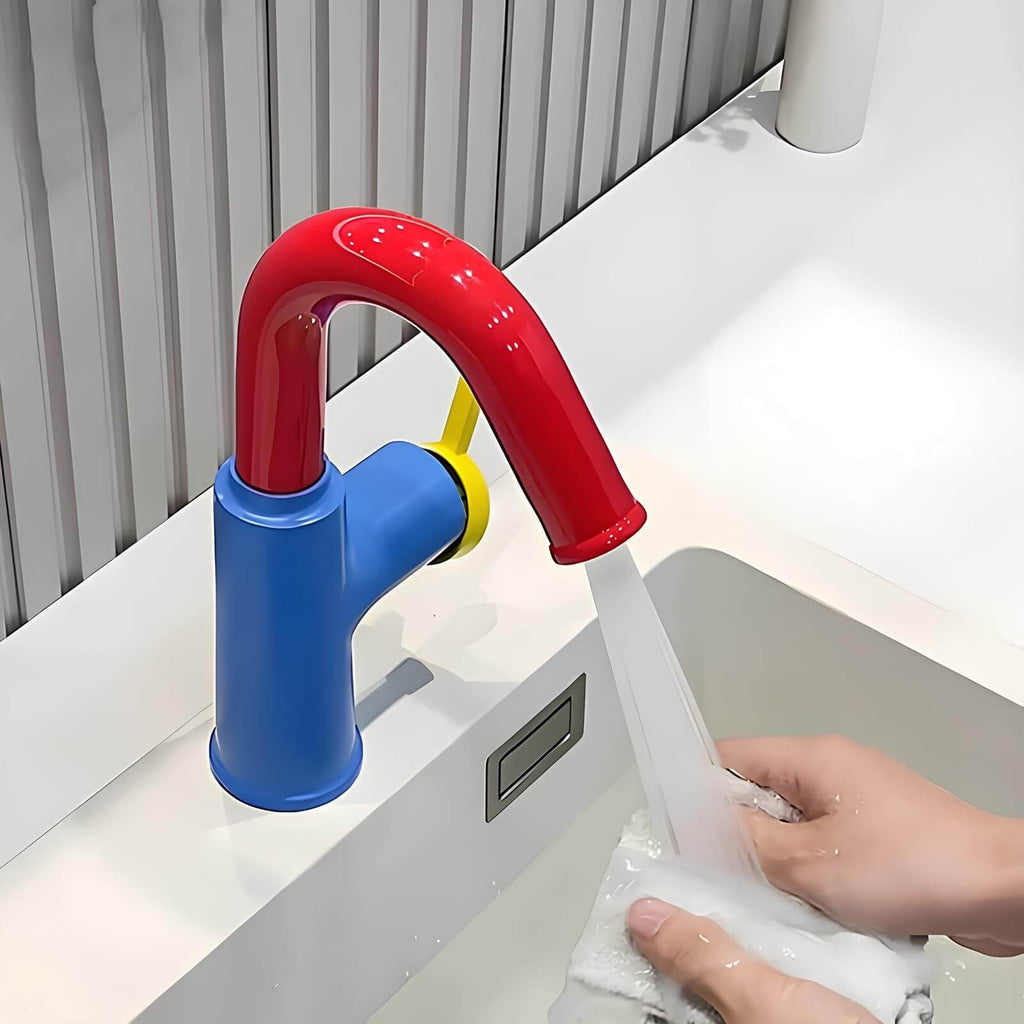 Robinet mitigeur en laiton - bec pivotant 360°, design contemporain - Rouge